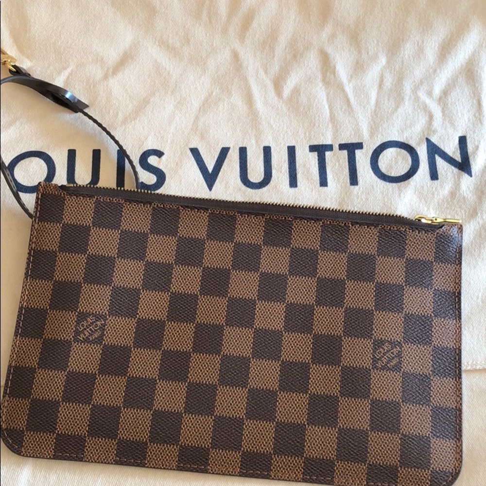 Louis Vuitton Damier Ebene Neverfull Pochette
